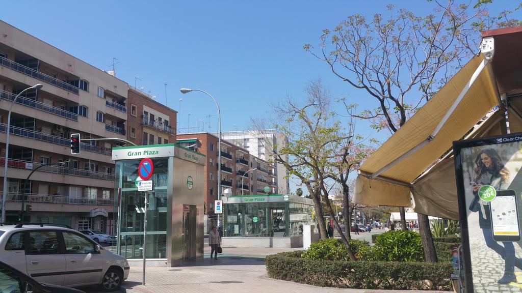 Apartamento Eduardo Dato Sewilla Zewnętrze zdjęcie